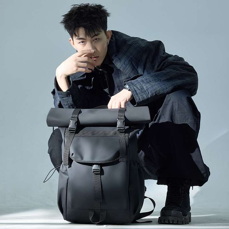 パソコンリュック アーバンエッジ ロールトップバックパック