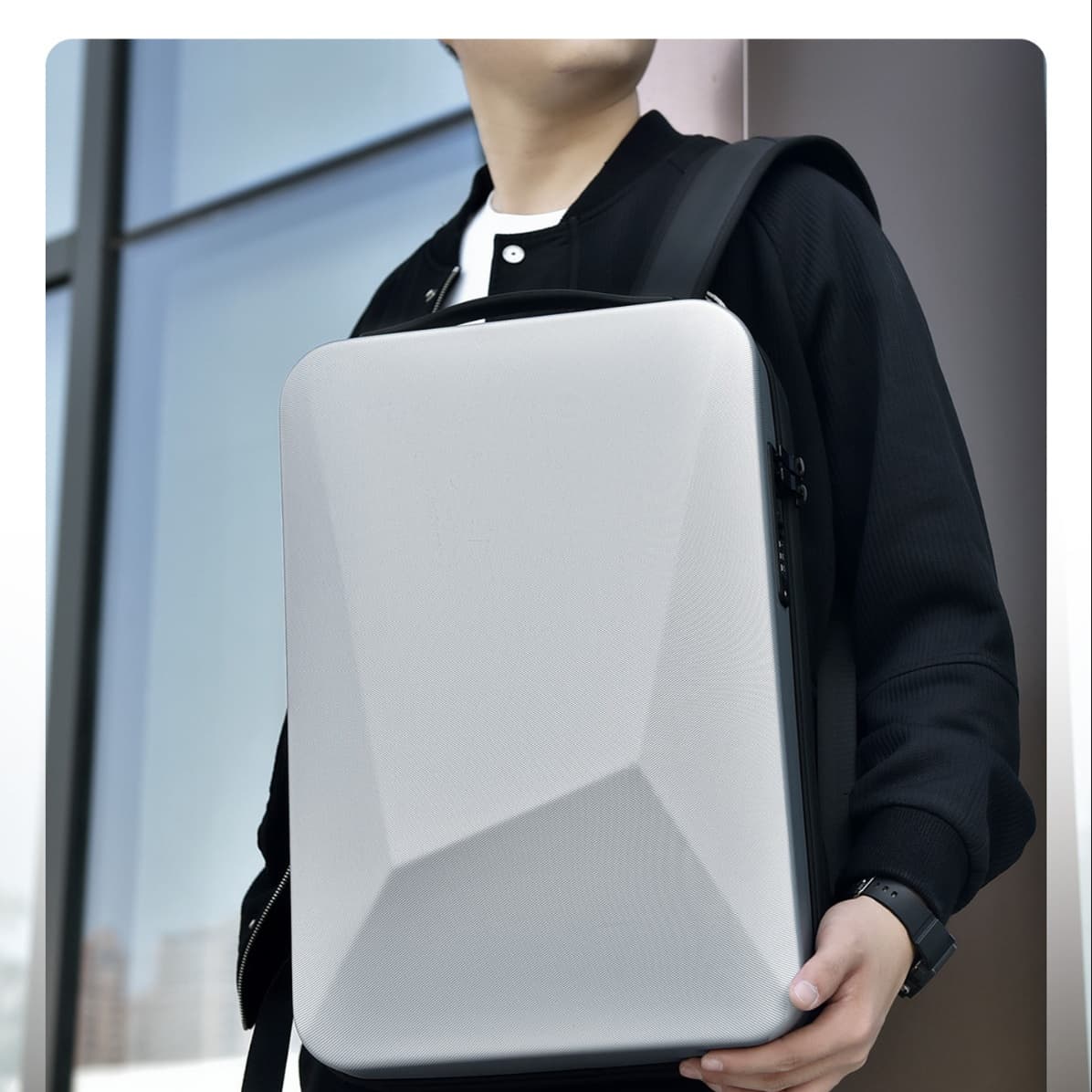 パソコンリュック 都会派スマートバックパック