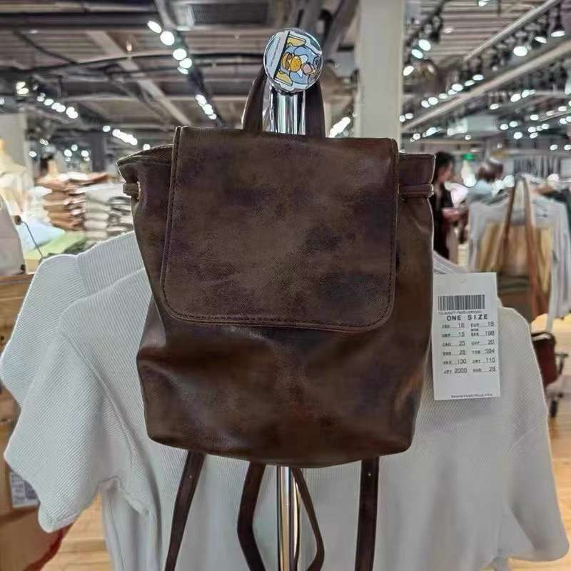 パソコンリュック スタイリッシュ革製コンパクトバックパック
