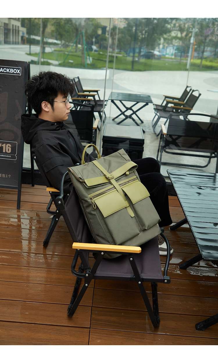 パソコンリュック 多機能防水ミリタリースタイルバックパック