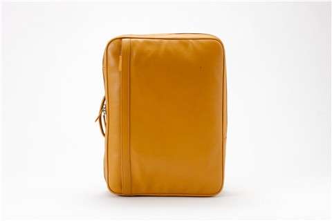 エレガント革製パソコンリュック