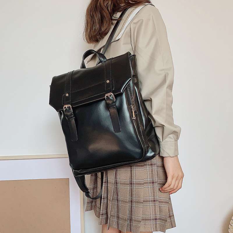 パソコンリュック クラシック革製バックパック 学生&OL向け