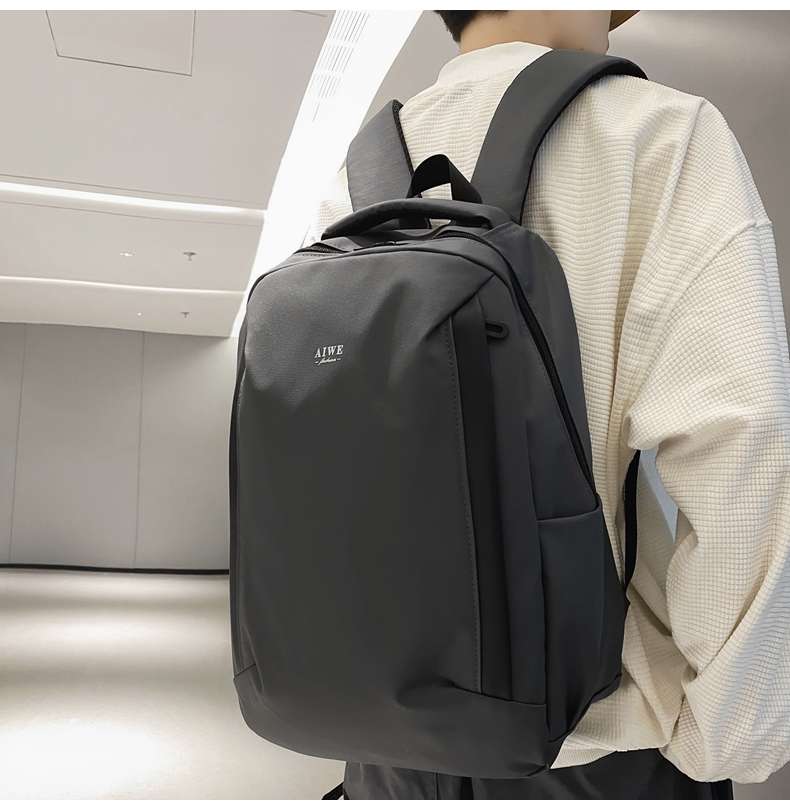 パソコンリュック AIWE ミニマルデザイン パソコンバックパック